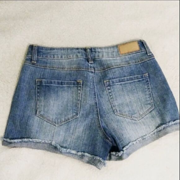 Adam Levine Mid Rise Floral Embroidered Jean Shorts - Picture 3 of 7